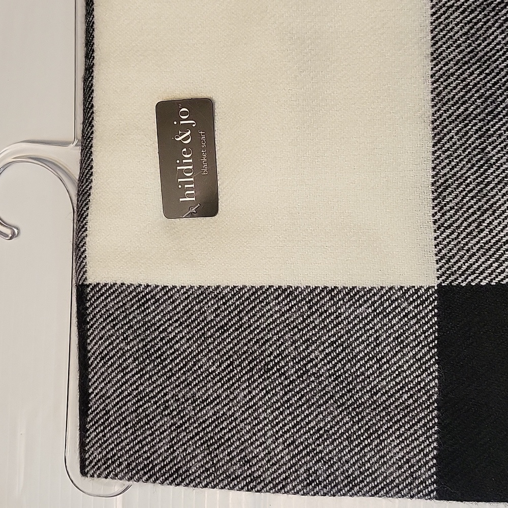 Hildie & Jo  Blanket Scarf - Picture 4 of 5